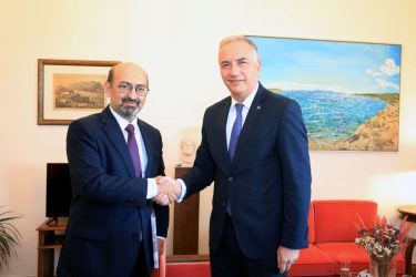Συνάντηση Σταύρου Καλαφάτη με τον Πρέσβη της Δημοκρατίας της Αρμενίας (ΦΩΤΟ)