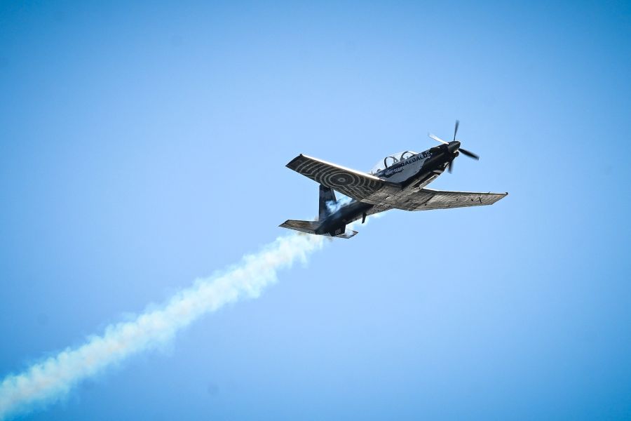 Εντυπωσιακή αεροπορική επίδειξη στο Φλοίσβο για την γιορτή του προστάτη της Πολεμικής Αεροπορίας