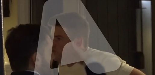 Τάιλερ Μακμπέθ: Γευμάτισε με στελέχη της ΝΔ και του ΠΑΣΟΚ ο σύζυγος του Κασσελάκη