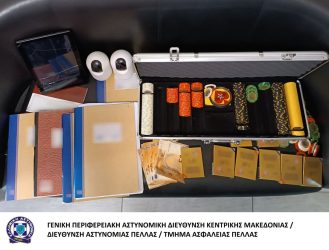 Πέλλα: Εστησαν παράνομη λέσχη σε αποθήκη συλλόγου κι έπαιζαν πόκερ