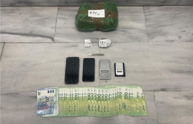 Εντόπισαν ποσότητες ναρκωτικών σε σπίτι στην Θεσσαλονίκη