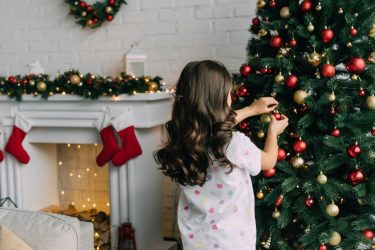 Ασφαλή Χριστούγεννα στο σπίτι με μικρά παιδιά – Τι πρέπει να προσέξετε