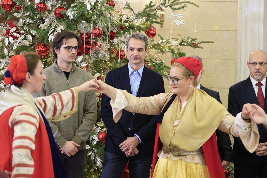 Μητσοτάκης χριστουγεννιάτικα κάλαντα