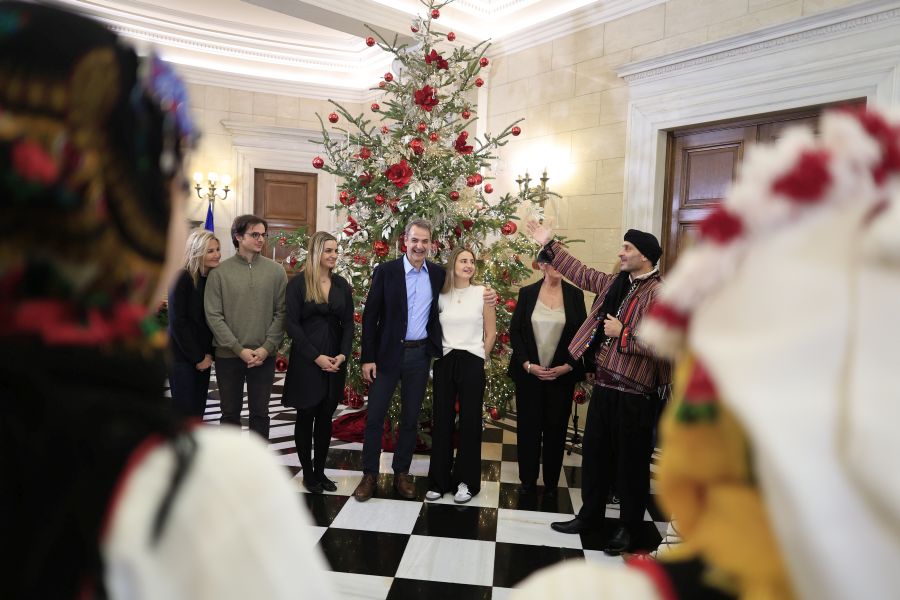 Μητσοτάκης χριστουγεννιάτικα κάλαντα