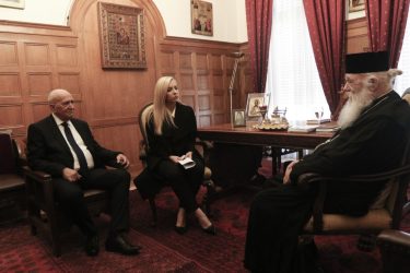 Αρχιεπίσκοπος Ιερώνυμος για τον γάμο των ομοφυλοφίλων:  «Υπέρ της ελευθερίας των ανθρώπων, αλλά να μην αλλάξει η σύνθεση της κοινωνίας»