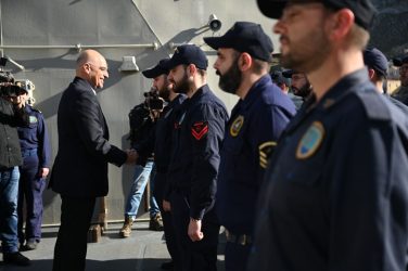 Ο Νίκος Δένδιας επισκέφτηκε την τορπιλάκατο «Δανιόλος» (ΦΩΤΟ)