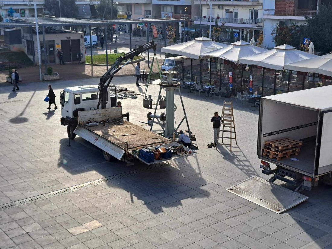 δήμος Καλαμαριάς χριστουγεννιάτικο δέντρο