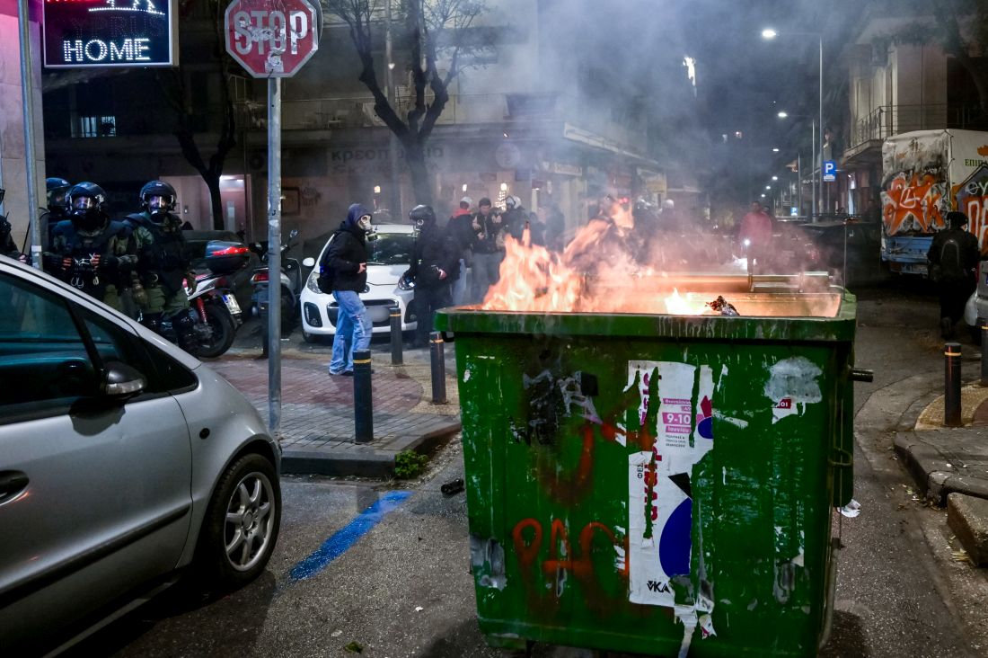 επεισόδια Θεσσαλονίκη μετά την πορεία για τον Αλέξανδρο Γρηγορόπουλο