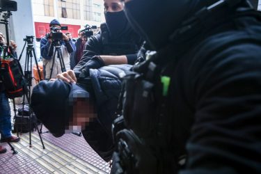 Επεισόδια στου Ρέντη: Βρέθηκαν ίχνη πυρίτιδας στα χέρια του 18χρονου (ΒΙΝΤΕΟ)