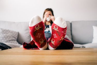 Πώς θα προστατευθούμε από κορονοϊό, γρίπη και πνευμονιόκοκκο τις γιορτές