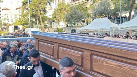 Βασίλης Καρράς: Με το “Δεν πάω πουθενά” αποχαιρέτησε η Θεσσαλονίκη τον “άρχοντα” της