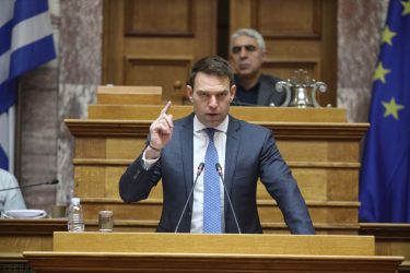 Κασσελάκης σε βουλευτές του ΣΥΡΙΖΑ: “Σας καλώ σήμερα στη Βουλή να πείτε ένα δυνατό «ναι» περηφάνιας, αξιοπρέπειας, συμπερίληψης”