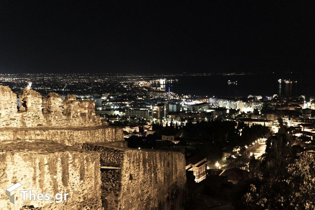 Κάστρα βράδυ Θεσσαλονίκη θέα