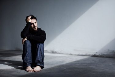 Κατάθλιψη: Tα 7 σημάδια που δεν πρέπει με τίποτα να αγνοήσετε