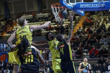 Λαύριο – Αρης 91-86: “Λύγισαν” στην παράταση οι “κίτρινοι”