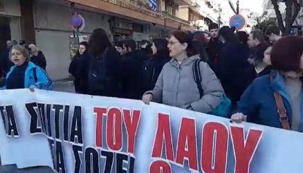 Θεσσαλονίκη: Συγκέντρωση διαμαρτυρίας για έξωση ηλικιωμένου από το σπίτι του (ΒΙΝΤΕΟ)