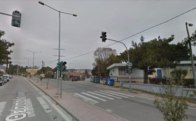 Δήμος Ωραιοκάστρου: Εκκληση στους οδηγούς να μην σταθμεύουν επί του φωτεινού σηματοδότη στον ΟΑΕΔ