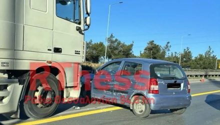 Θεσσαλονίκη: Αυτοκίνητο συγκρούστηκε με βυτιοφόρο στον Περιφερειακό (ΦΩΤΟ)