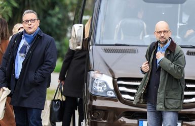 Αναχωρούν από τις Σπέτσες οι βουλευτές του ΣΥΡΙΖΑ – Αυλαία για τις εργασίες