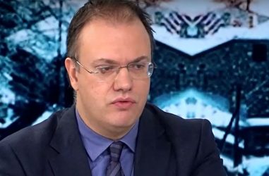 Θεοχαρόπουλος για το νομοσχέδιο για τα ομόφυλα ζευγάρια: «Διαφωνώ με το πινγκ πονγκ της κυβέρνησης»
