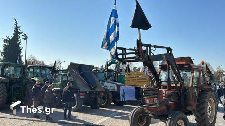 Στη Λάρισα αγρότες και κτηνοτρόφοι από τα μπλόκα – Κλείνουν τον κόμβο των Μουδανιών