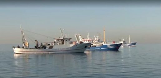 Θεσσαλονίκη: Ψαράδες με μηχανότρατες στην Παραλία – Στο πλευρό των αγροτών