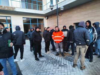 Κοζάνη: Κατάληψη του κτηρίου της περιφέρειας Δυτικής Μακεδονίας από αγρότες