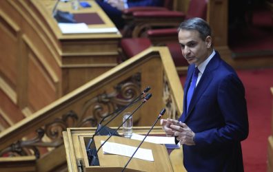 Μητσοτάκης σε Εκκλησία: “Ή παπάς – παπάς ή ζευγάς – ζευγάς” – “Αποδίδεται δικαιοσύνη”