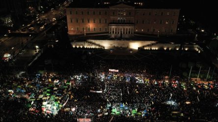 Χιλιάδες αγρότες στο πανελλαδικό συλλαλητήριο στο Σύνταγμα – “Χωρίς εμάς τι θα φας;” (ΒΙΝΤΕΟ & ΦΩΤΟ)