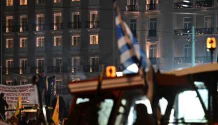 Αγρότες: Μεγαλειώδες το συλλαλητήριο στο Σύνταγμα – Συνελεύσεις στα μπλόκα για τις επόμενες κινήσεις τους