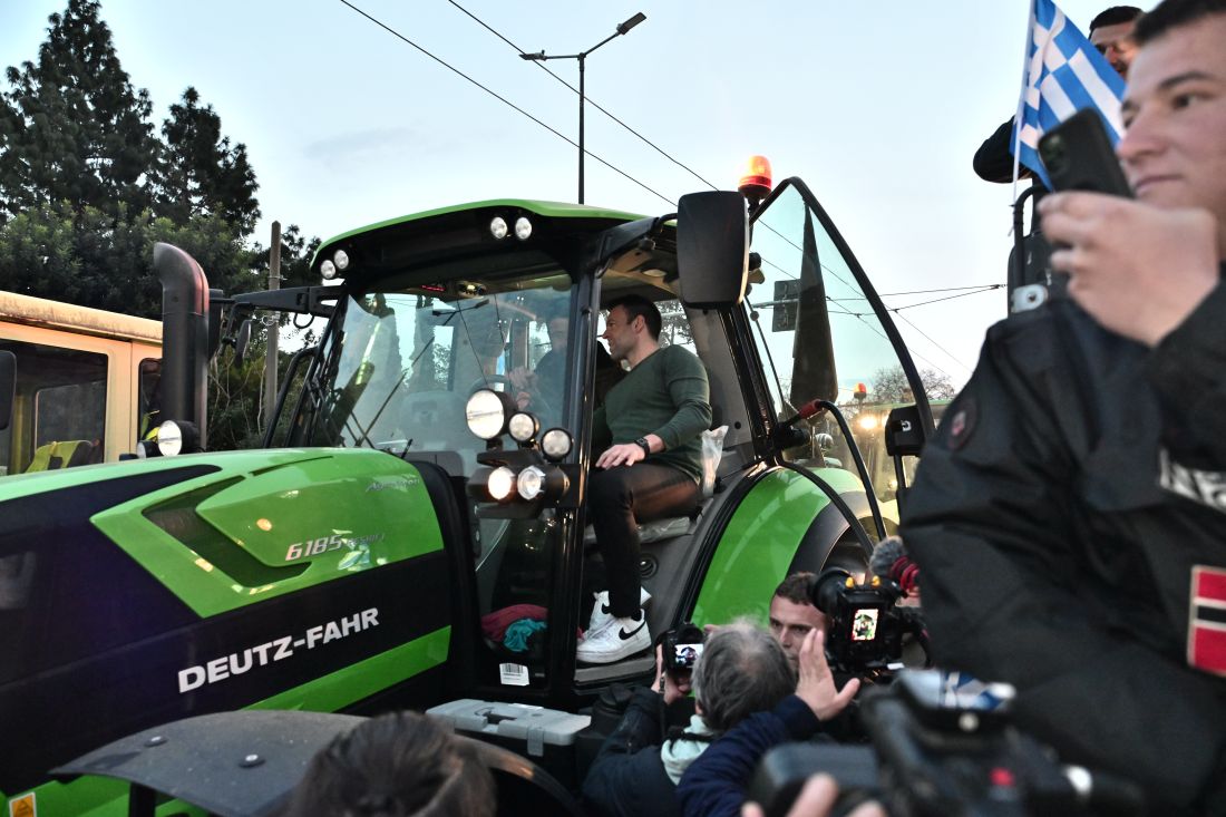 Αθήνα αγρότες τρακτέρ Σύνταγμα συλλαλητήριο Κασσελάκης