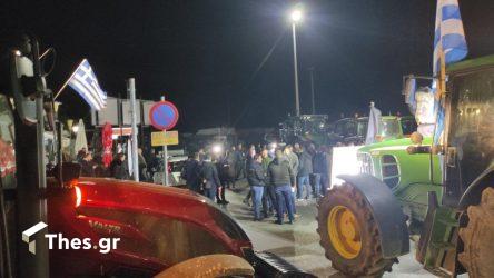 Οι αγρότες άνοιξαν το τελωνείο των Ευζώνων (ΦΩΤΟ)