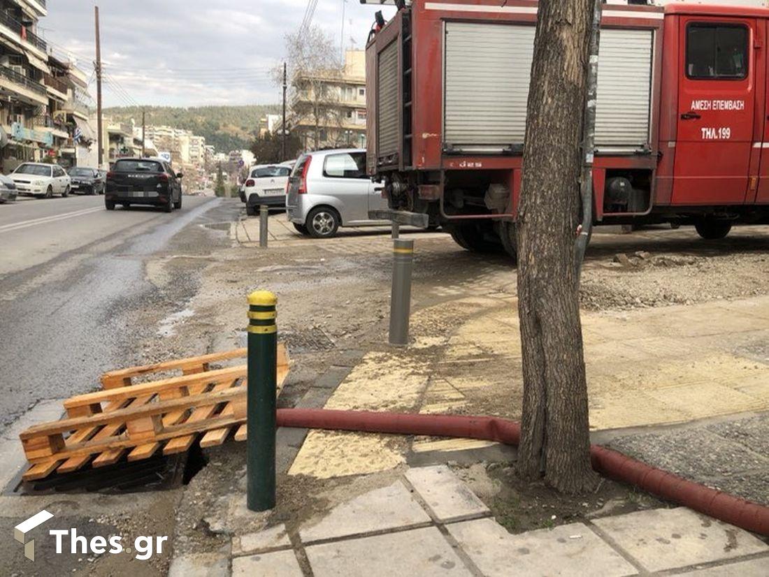 έσπασε αγωγός ύδρευσης Νεάπολη Θεσσαλονίκη
