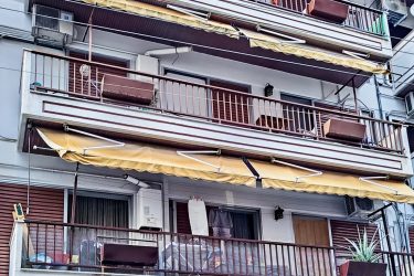 Θρίλερ στην Θεσσαλονίκη: Γυναίκα εντοπίστηκε μαχαιρωμένη σε διαμέρισμα (ΒΙΝΤΕΟ & ΦΩΤΟ)