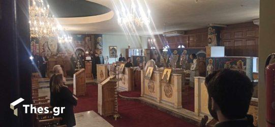 Συγκίνηση στο μνημόσυνο στο ΑΠΘ για την τραγωδία στα Τέμπη – Ο πίνακας με τα κεριά και τις βέρες (ΦΩΤΟ)