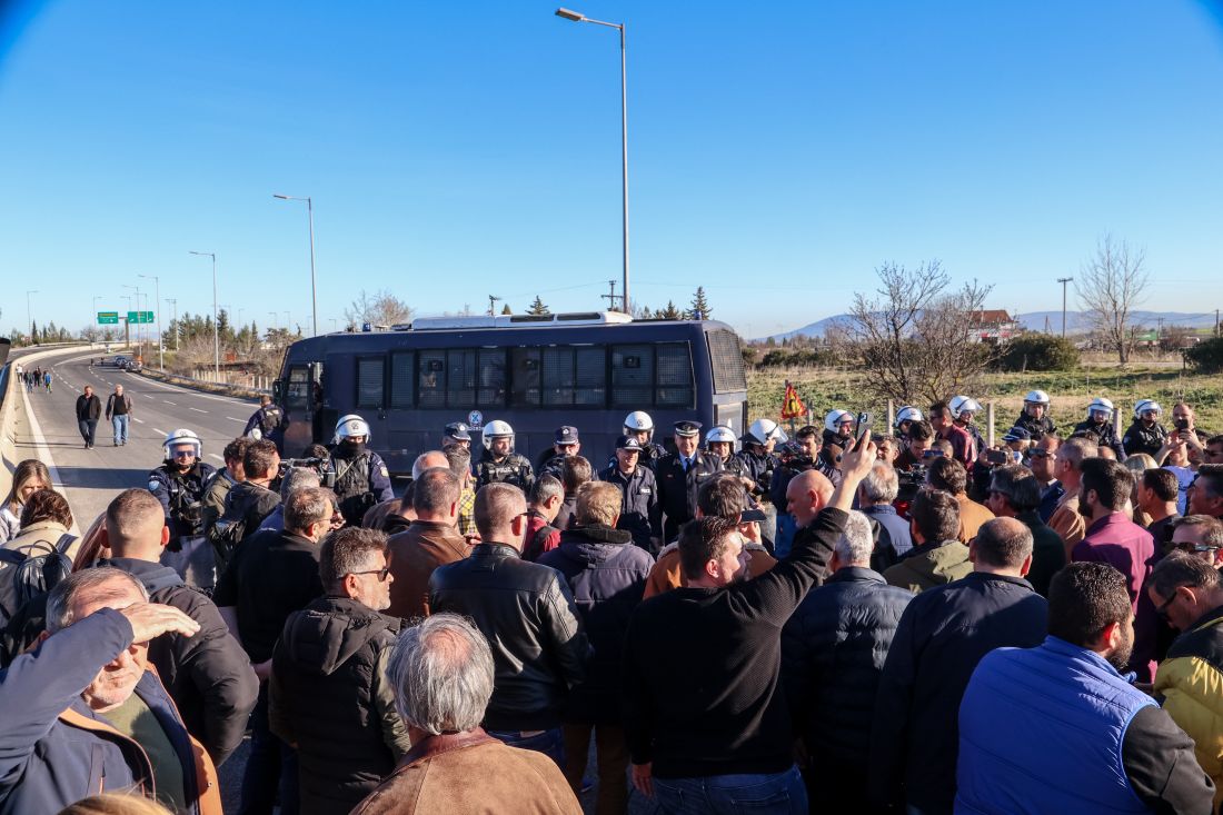 αγρότες μπλόκο Λάρισα