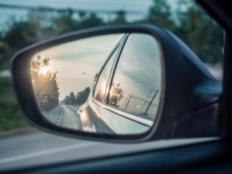 Το ξέρατε; Δεν πρέπει να κλείνετε πάντα τους καθρέπτες του αυτοκινήτου σας στο παρκάρισμα