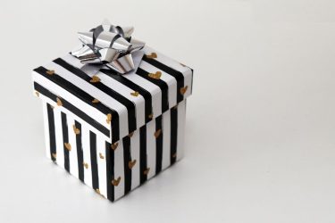 Γιορτή σήμερα Τετάρτη 12 Ιουνίου: Σε ποιους να δώσετε ευχές