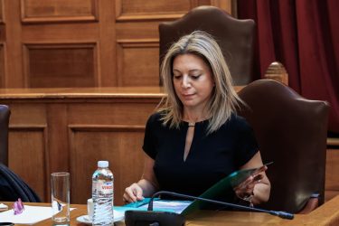 Τέμπη: Πάνω από 630000 άτομα έχουν υπογράψει το ψήφισμα της Μαρίας Καρυστιανού