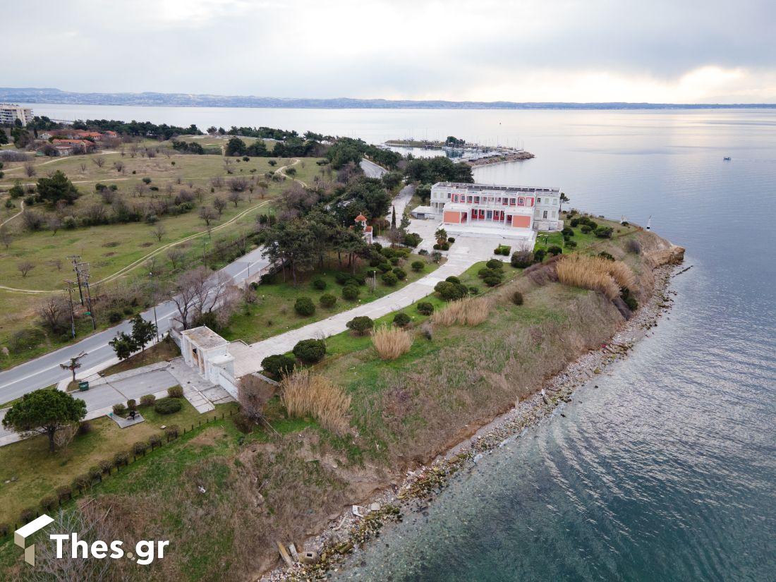 Παλατάκι Κυβερνείο Καραμπουρνάκι Καλαμαριά Θεσσαλονίκη αρχοντικό κτίριο εικόνα από ψηλά με χρήση drone