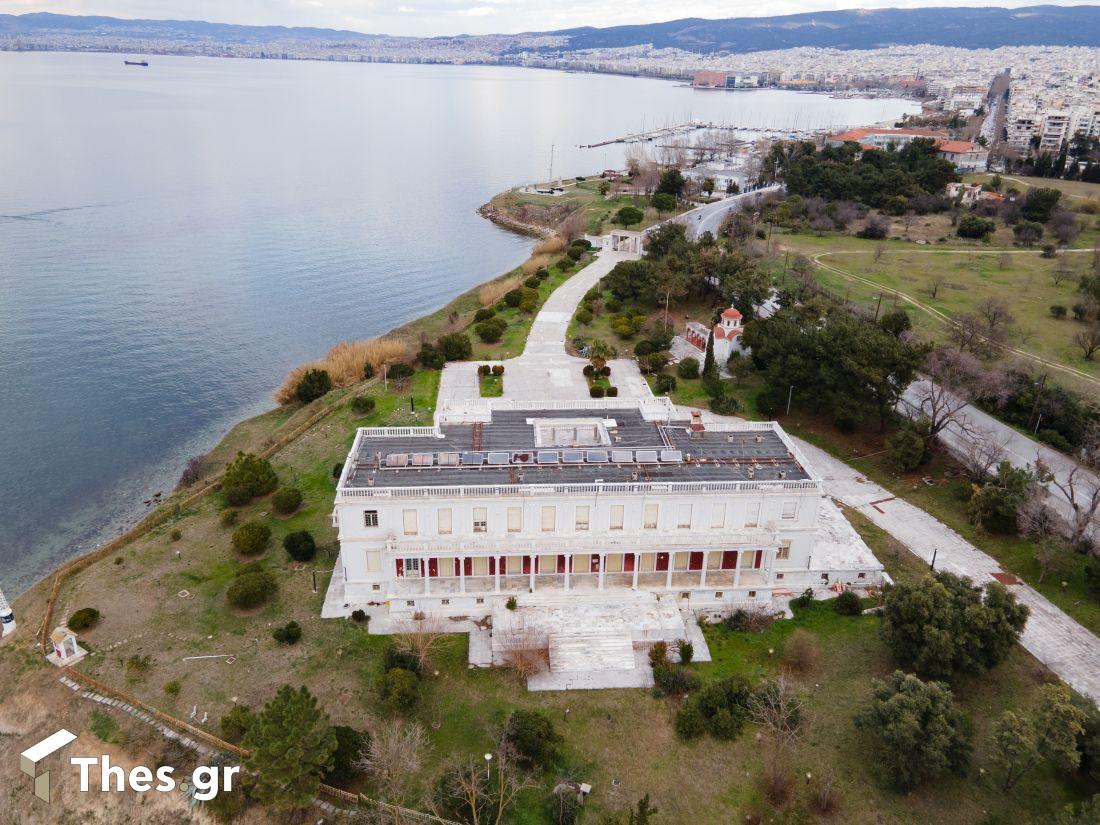 Παλατάκι Κυβερνείο Καραμπουρνάκι Καλαμαριά Θεσσαλονίκη αρχοντικό κτίριο εικόνα από ψηλά με χρήση drone
