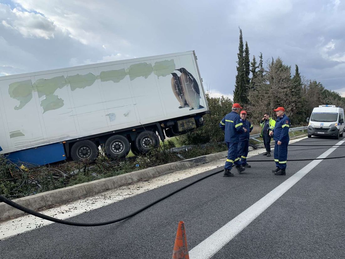 Λάρισα τροχαίο νταλίκα
