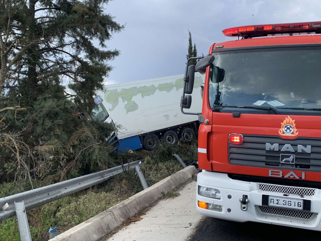 Λάρισα τροχαίο νταλίκα