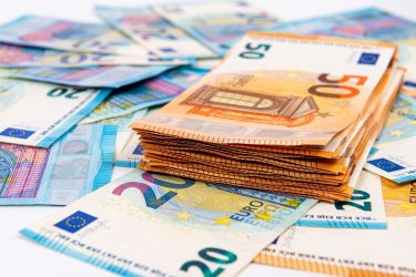 Κωστής Χατζηδάκης: «Πάνω από τα 800 ευρώ ο κατώτατος μισθός» (ΒΙΝΤΕΟ)
