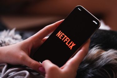 Netflix: Αυξάνει ξανά τις τιμές στα συνδρομητικά πακέτα – Τι ισχύει για την Ελλάδα