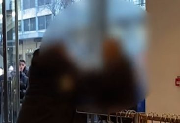 Θεσσαλονίκη: Σεκιουριτάς και πελάτης πιάστηκαν στα χέρια για ένα μπουφάν (ΒΙΝΤΕΟ)