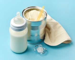 Ξεκινούν από την 1η Μαρτίου οι παρεμβάσεις κατά της ακρίβειας στο βρεφικό γάλα