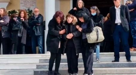 Νίκαια: Θρήνος στην κηδεία του 40χρονου που δολοφονήθηκε από τον πεθερό του – «Συγχώρεσε με Στέλιο», φώναζε η πεθερά του (ΒΙΝΤΕΟ)