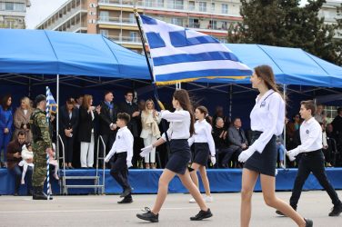 Μεγαλοπρεπής η παρέλαση για την 25η Μαρτίου στη Θεσσαλονίκη (ΦΩΤΟ)