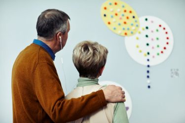 Πώς διαφέρει το Αλτσχάιμερ σε άνδρες και γυναίκες